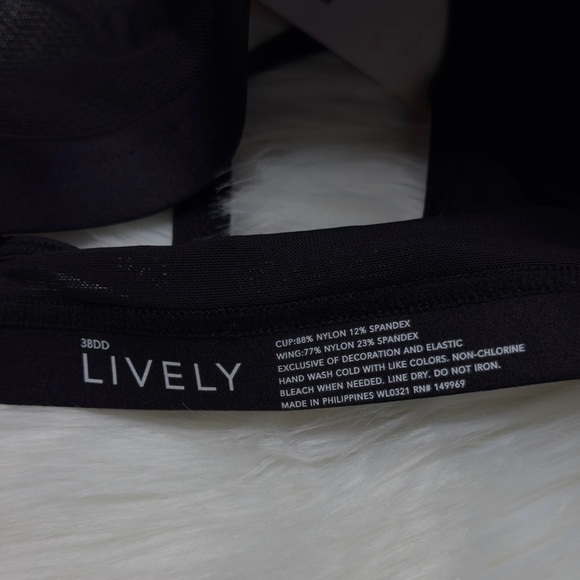 Lively Deep V No-Wire Push-up Bra - Picture 7 of 7